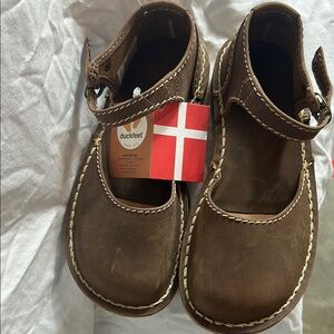 DUCK FEET, MOLS, New with tags, Cocoa brown, Sz 38